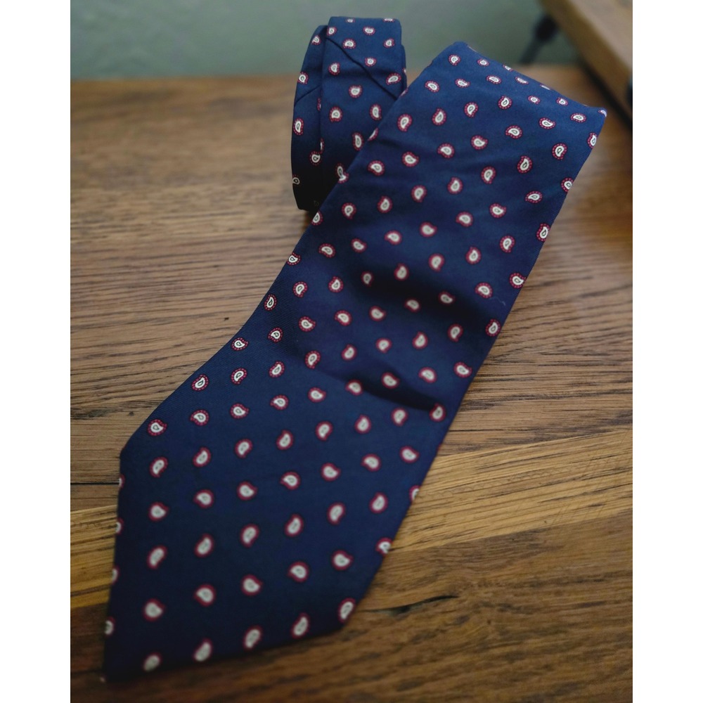 Christian Dior Monsieur Navy Silk Micro Paisley Tie Made in USA Italy 3 1/2"
